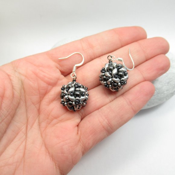 Handwoven earrings - Picture 8 of 9